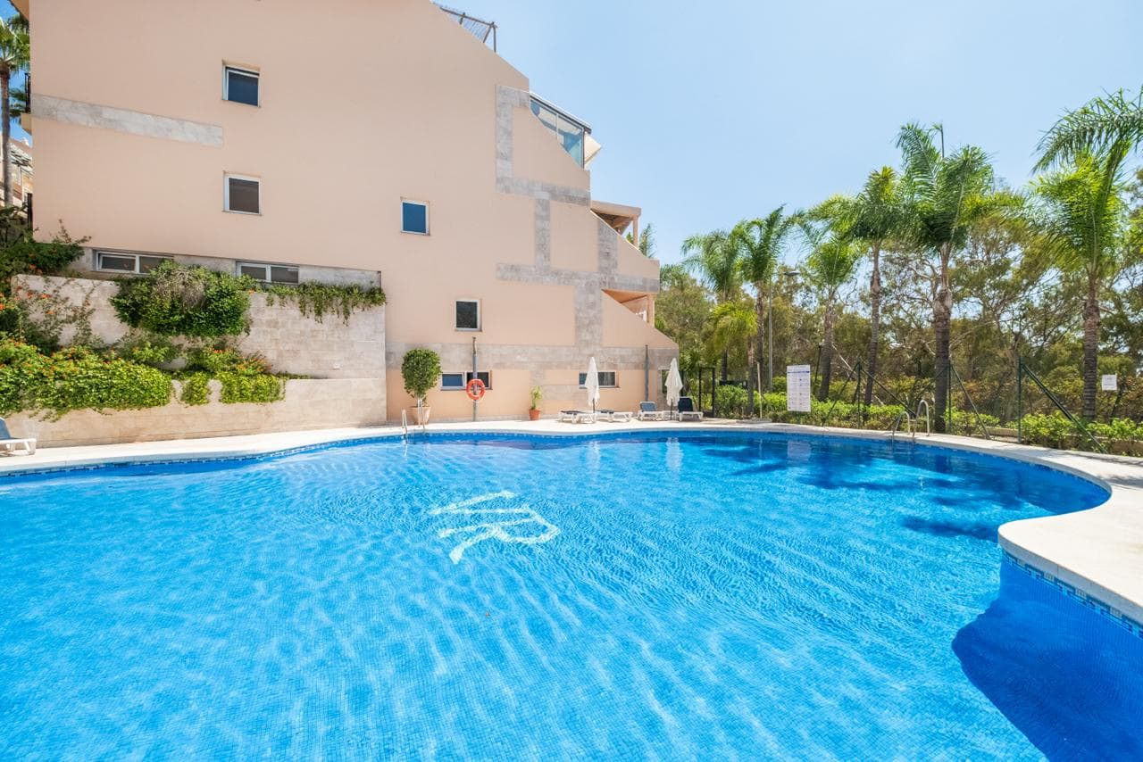 Bright and Spacious Apartment in Vista Real, Nueva Andalucia - photo 3