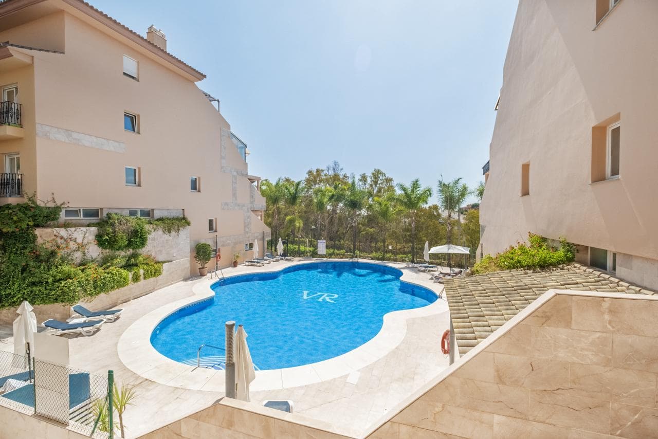 Bright and Spacious Apartment in Vista Real, Nueva Andalucia - photo 2