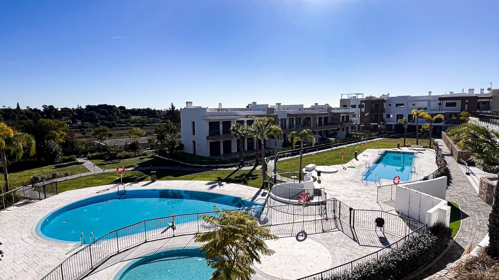 Apartment for sale in Atalaya (Benahavis) - photo 3