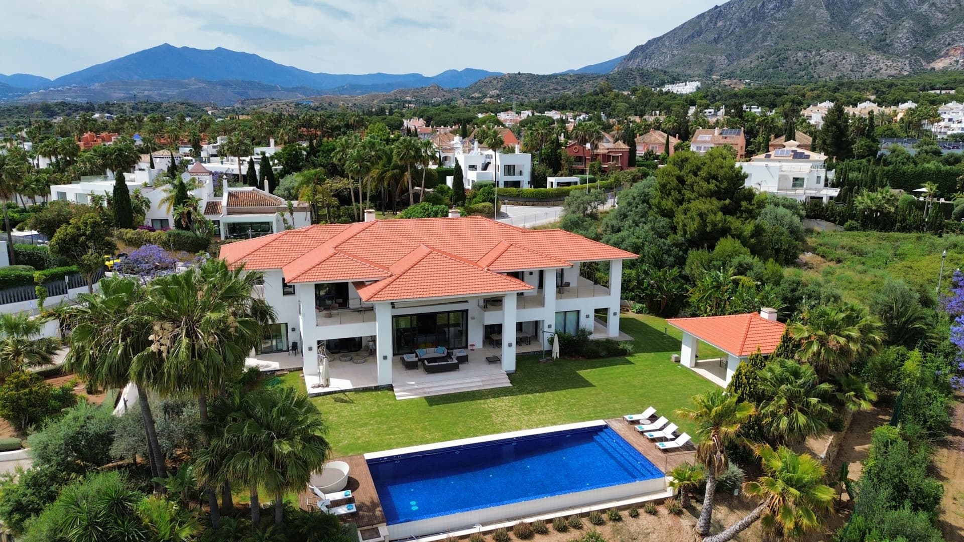 VILLA IN MARBELLA, GOLDEN MILE - photo 2