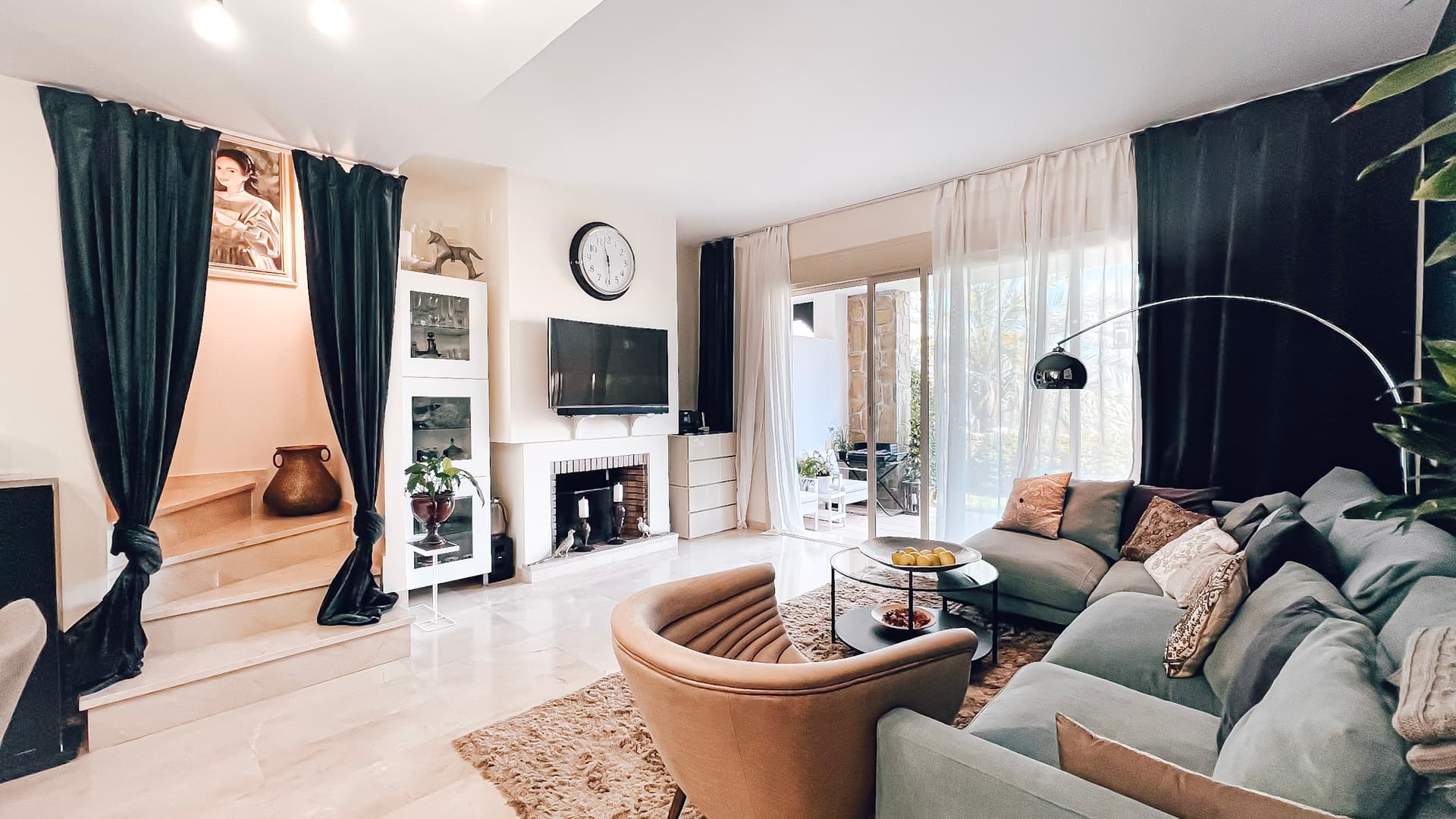 Beautiful Townhouse With Breathtaking Views - zdjęcie 2